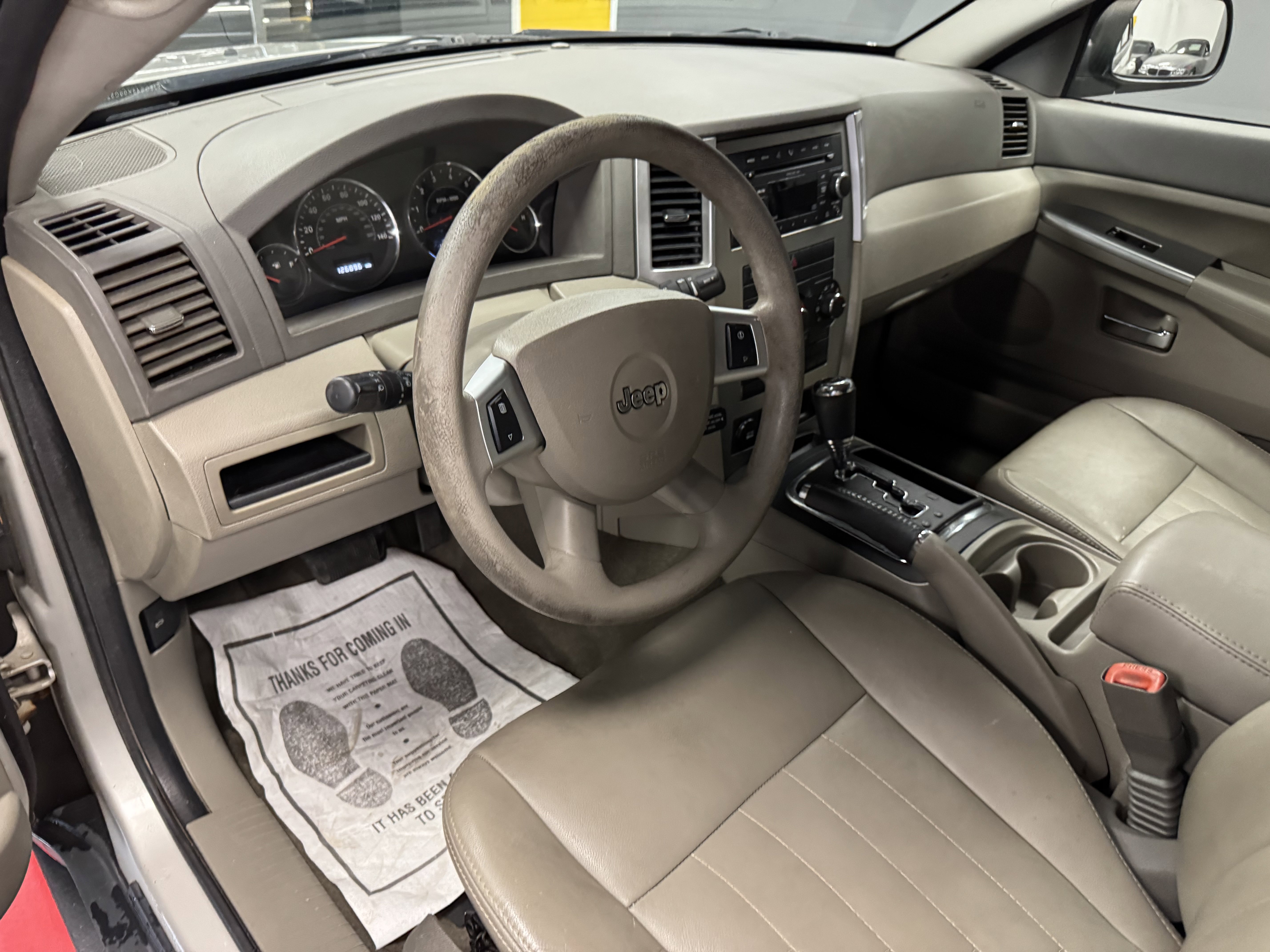 Used 2009 Jeep Grand Cherokee Laredo image 7