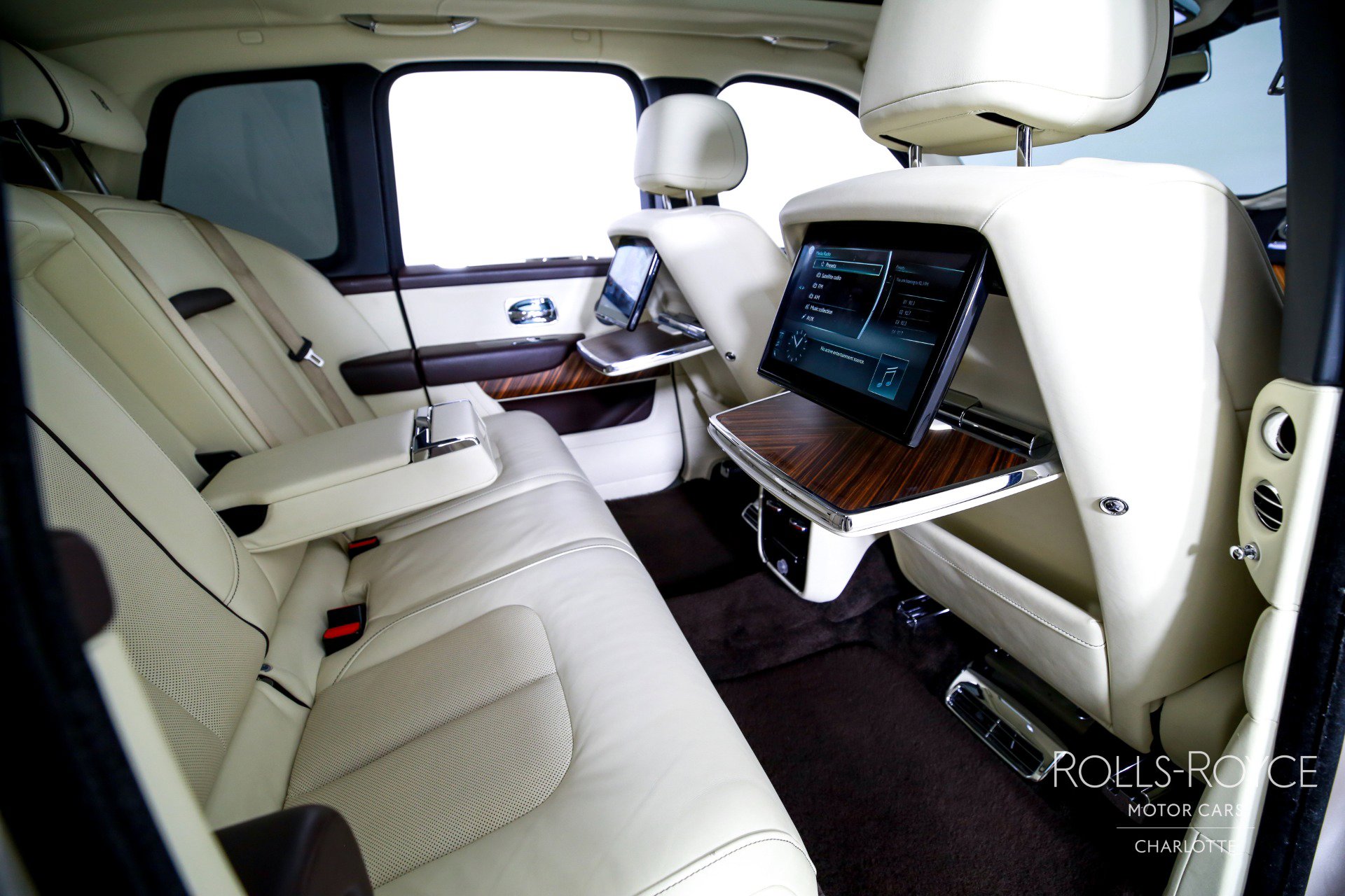 Used 2019 Rolls-Royce Cullinan image 29