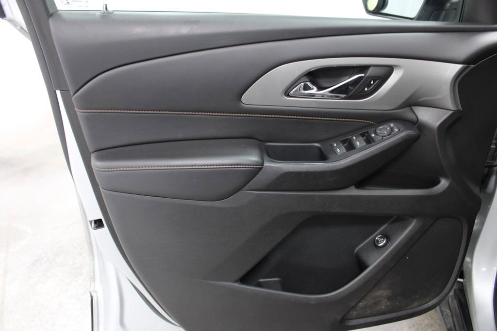 Used 2021 Chevrolet Traverse LT w/ LPO, Cargo Package image 16