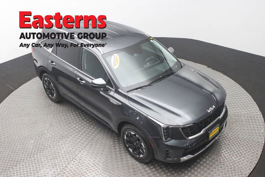 Used 2024 Kia Sorento S image 3
