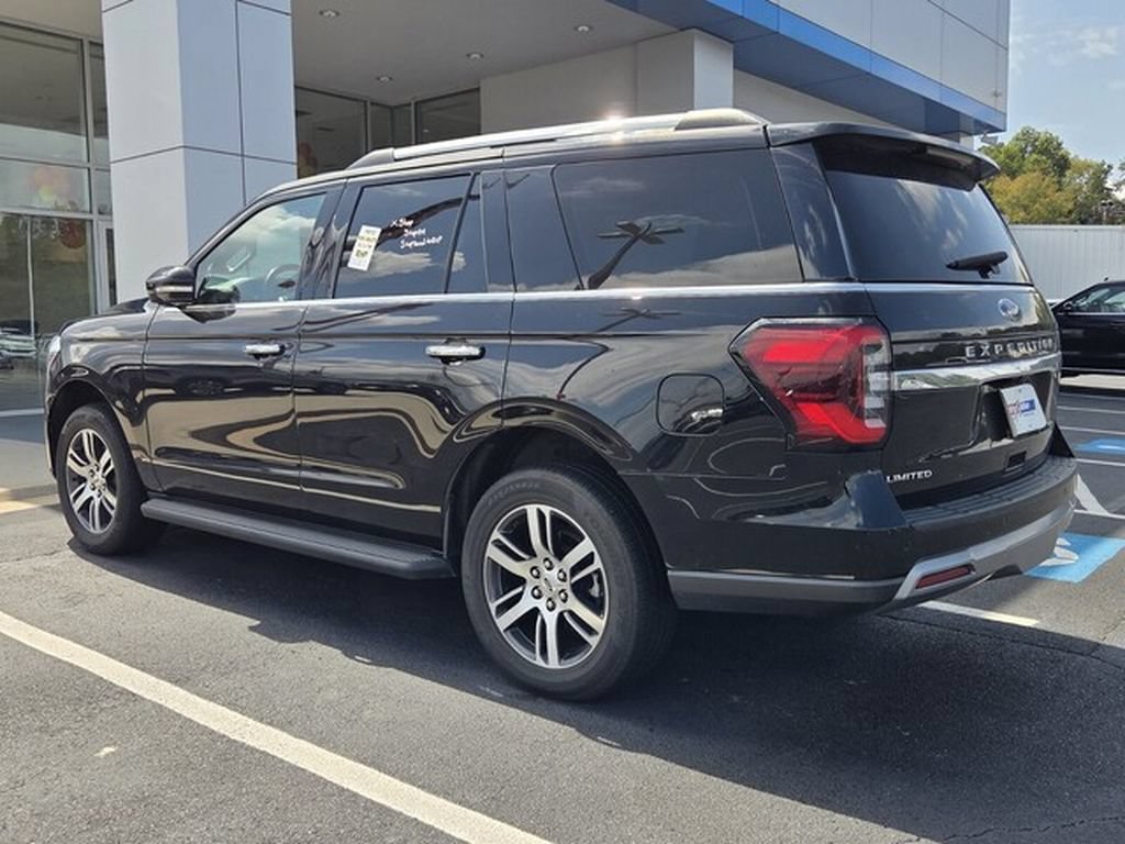 Used 2024 Ford Expedition Limited RWD image 3