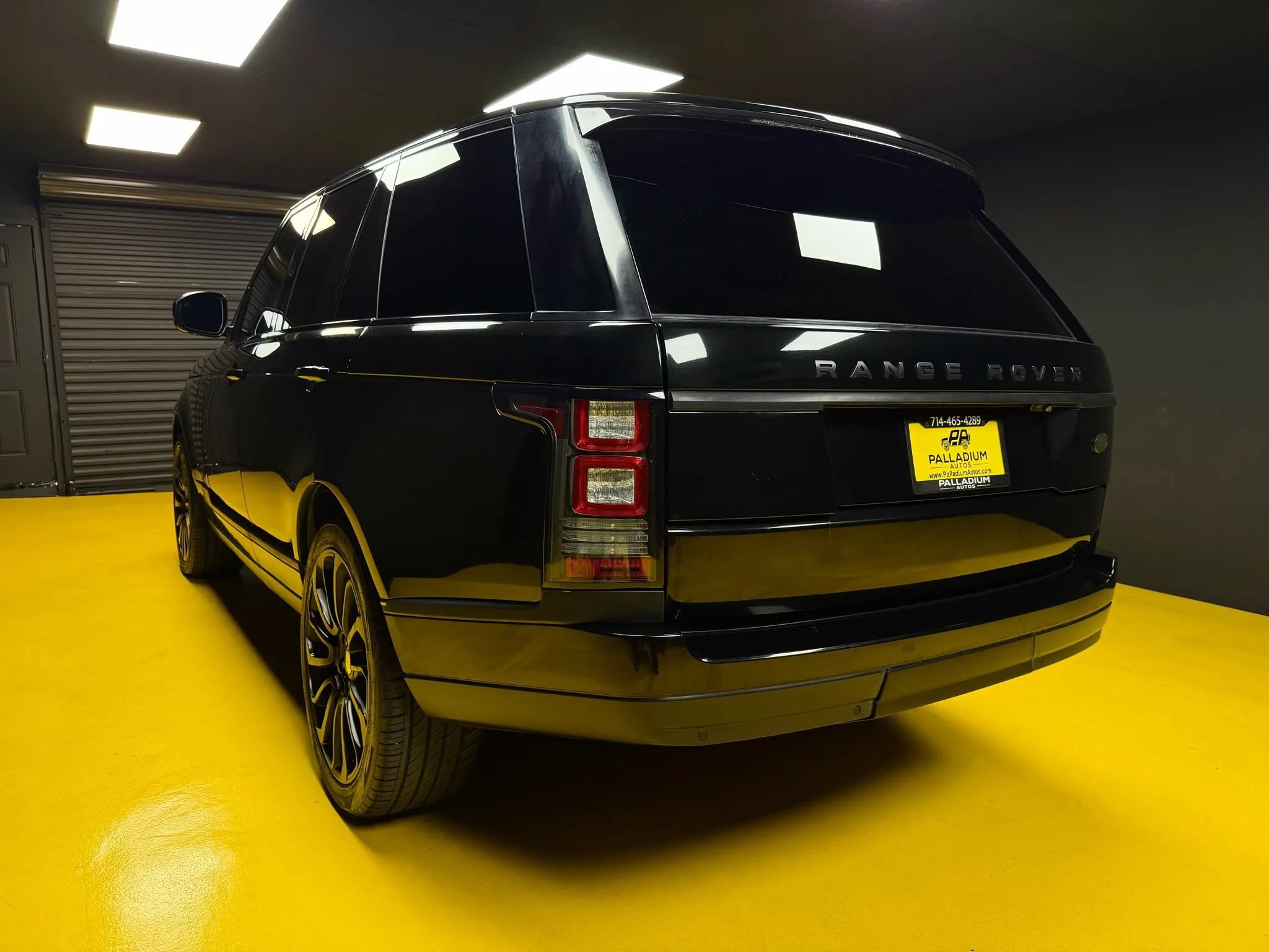 Used 2017 Land Rover Range Rover AWD/4WD image 4