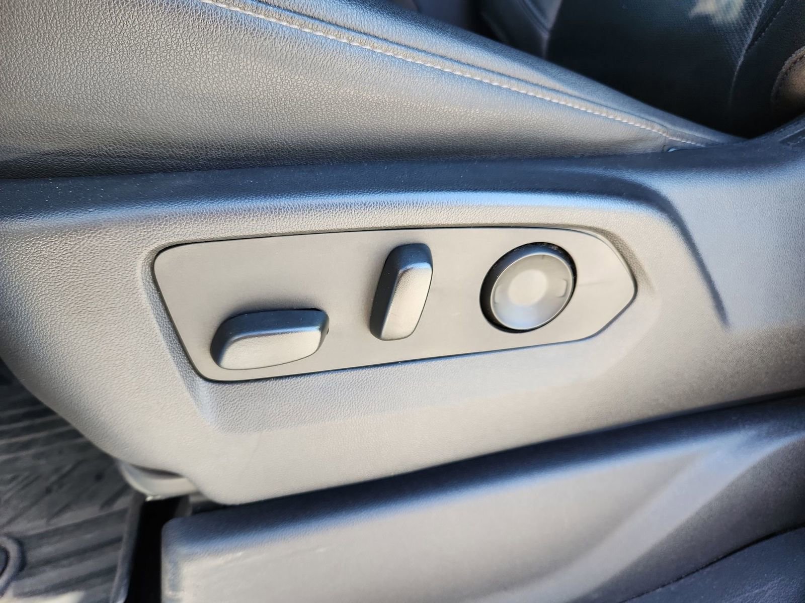 Used 2022 Chevrolet Silverado 1500 LTZ image 19