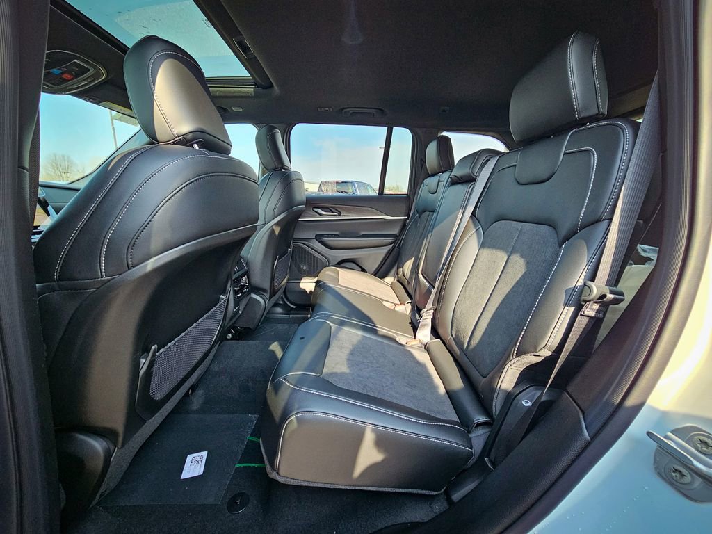 New 2026 Jeep Grand Cherokee Laredo image 33