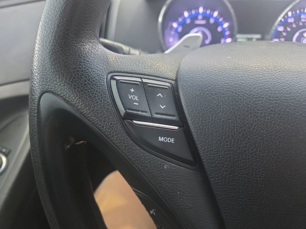 Used 2013 Hyundai Sonata SE w/ Navigation & Sunroof Pkg image 12