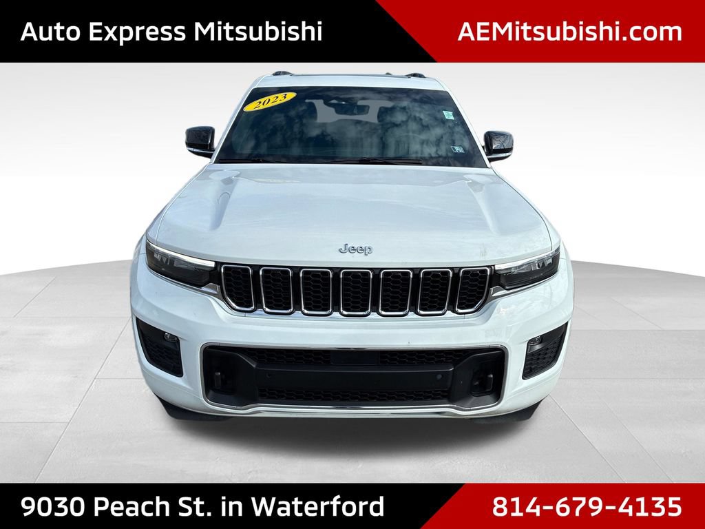 Used 2023 Jeep Grand Cherokee Overland w/ Luxury Tech Group IV AWD/4WD image 2