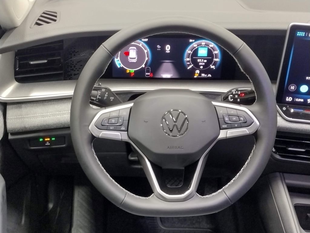 New 2025 Volkswagen Tiguan S image 31