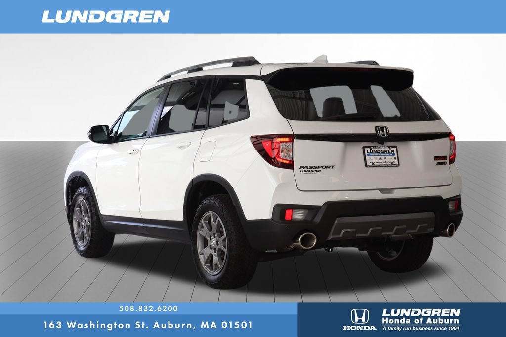 Used 2024 Honda Passport TrailSport image 3
