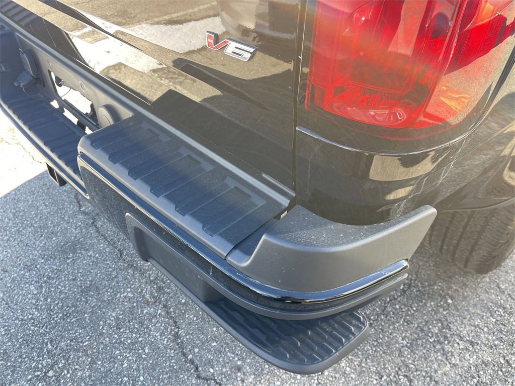 Used 2021 Chevrolet Colorado W/T w/ Custom Special Edition image 8