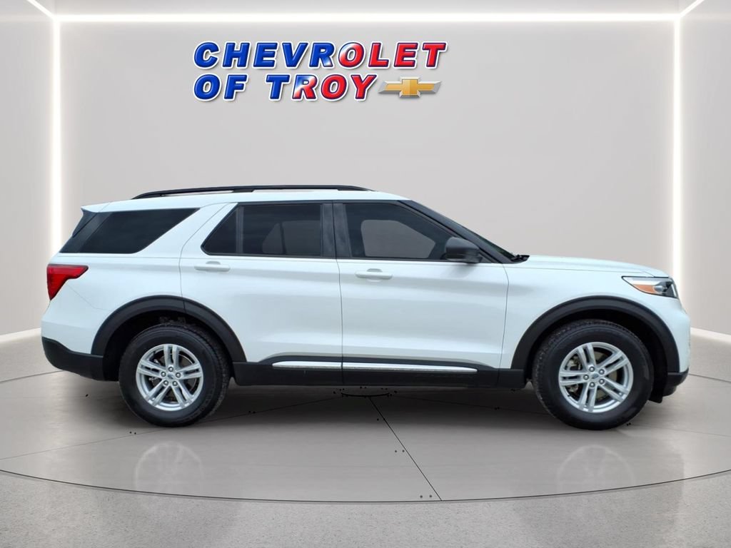 Used 2021 Ford Explorer XLT w/ Equipment Group 202A AWD/4WD image 8