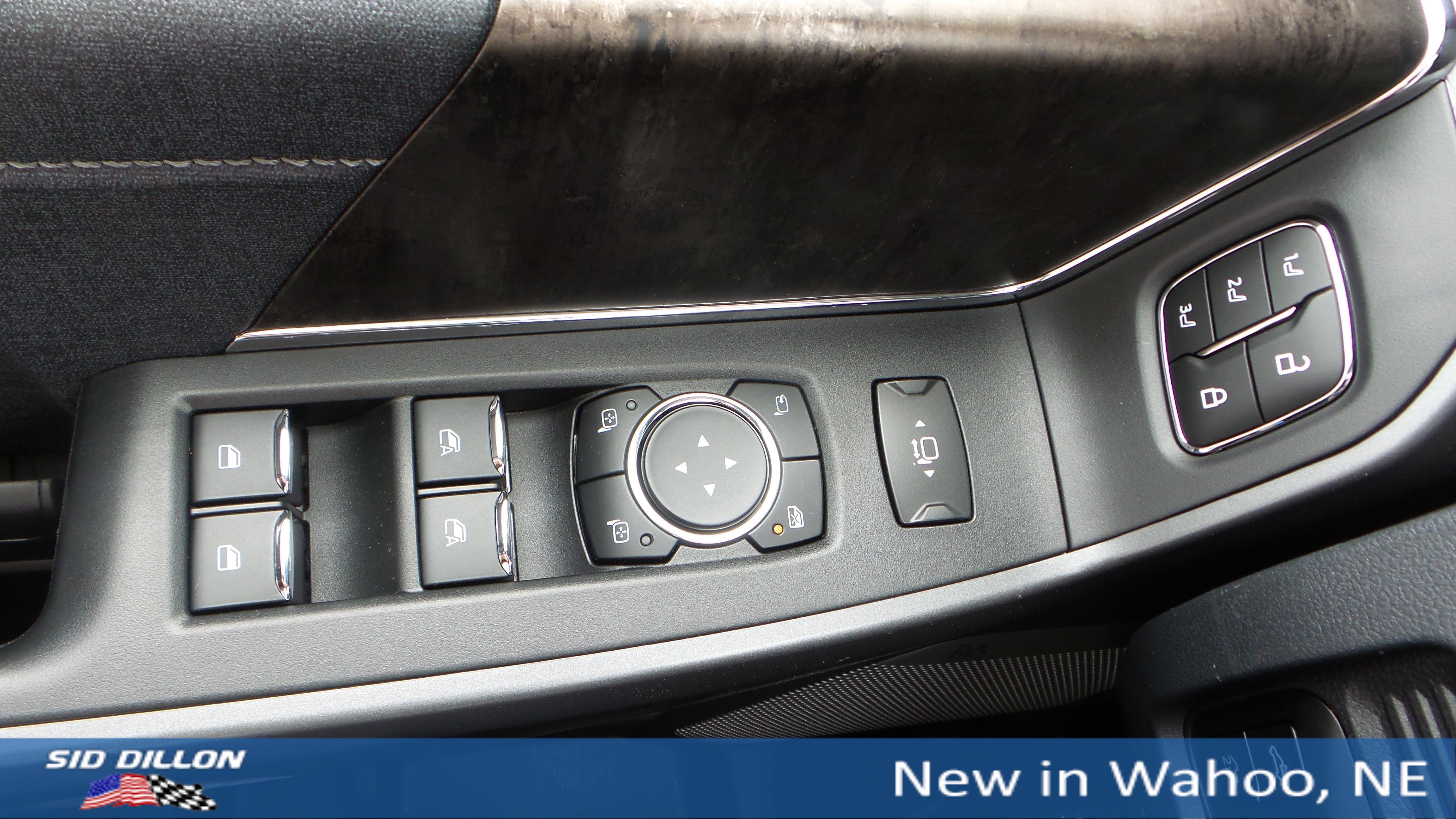 New 2026 Ford F350 4x4 Crew Cab DRW Super Duty image 14