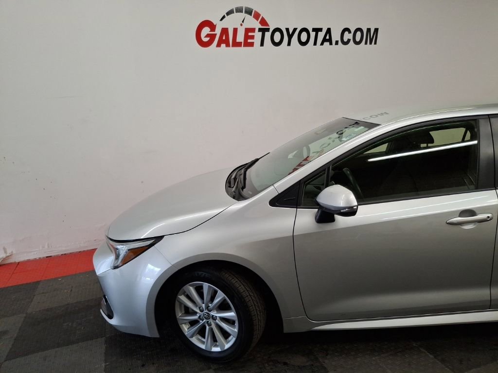 Used 2024 Toyota Corolla SE image 5