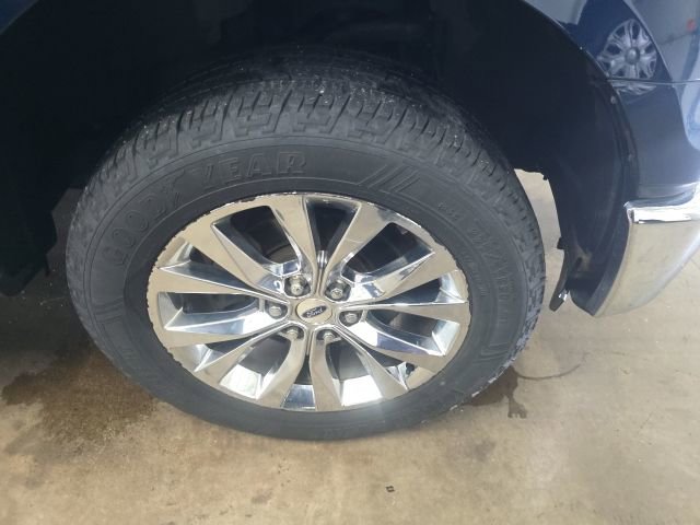 Used 2016 Ford F150 XLT w/ Equipment Group 302A Luxury image 2