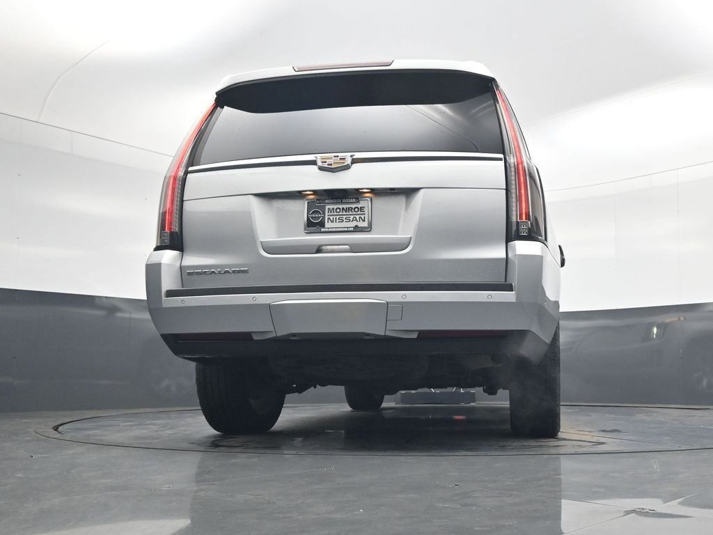Used 2019 Cadillac Escalade Luxury image 25