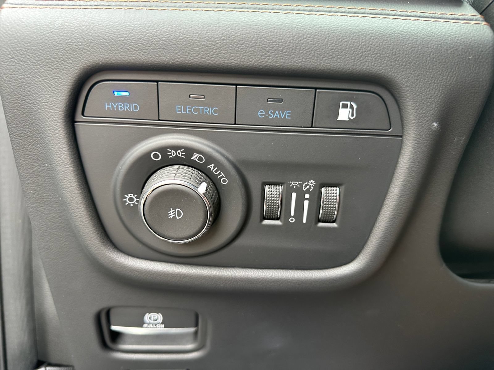 Used 2022 Jeep Grand Cherokee Summit AWD/4WD image 18