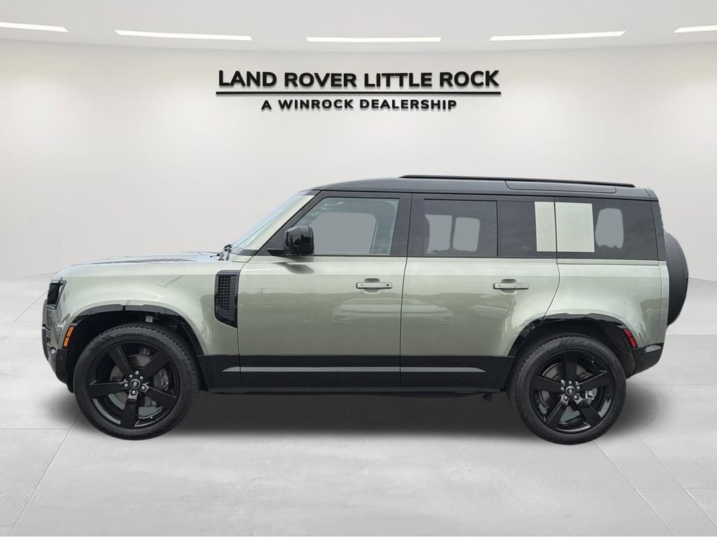 Used 2025 Land Rover Defender 110 X-Dynamic SE AWD/4WD image 6