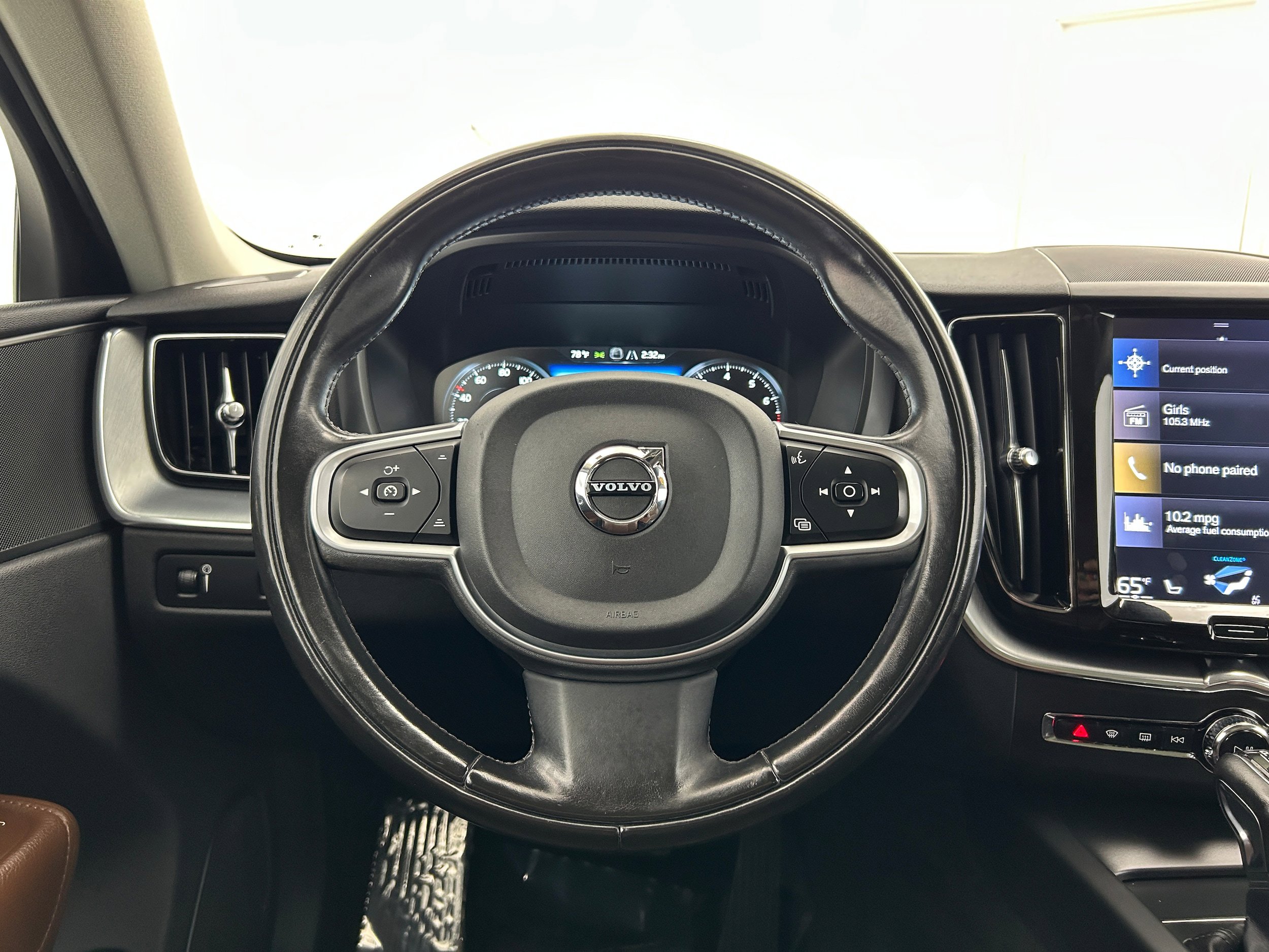 Used 2018 Volvo XC60 T6 Momentum w/ Advanced Package AWD/4WD image 12