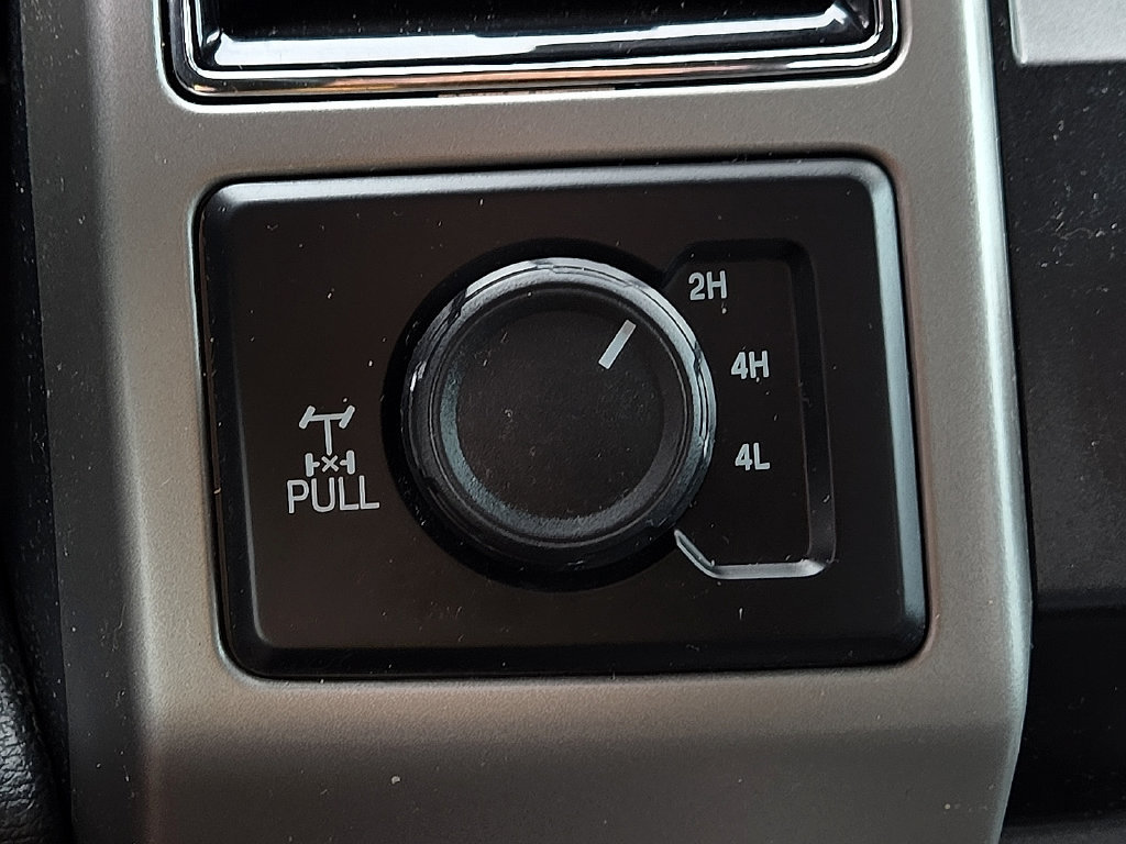 Used 2020 Ford F350 Lariat w/ Chrome Package AWD/4WD image 14