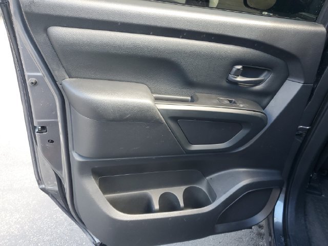 Used 2022 Nissan Titan S RWD image 8