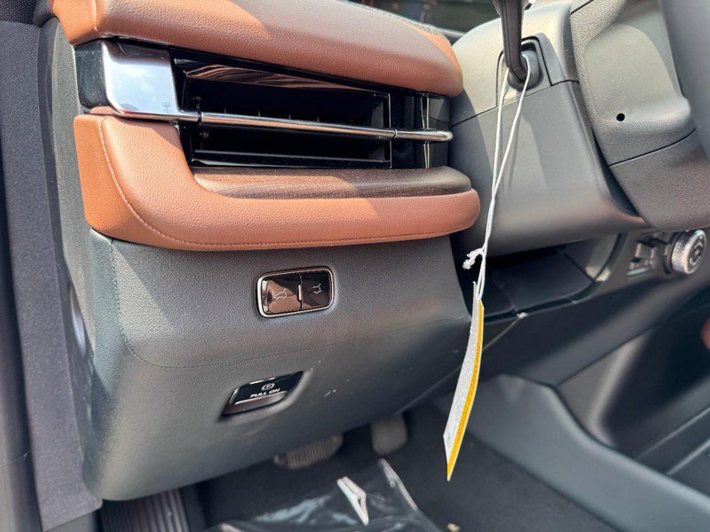 New 2025 Lincoln Navigator L Reserve image 14