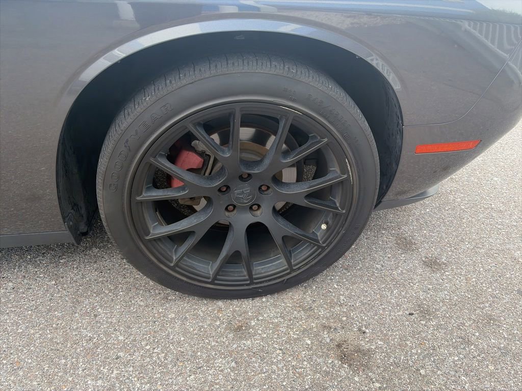 Used 2018 Dodge Challenger SXT RWD image 5