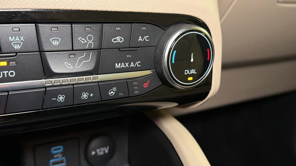 Used 2022 Ford Escape SEL image 32