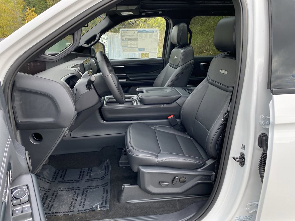New 2025 Ford Expedition Max Platinum image 4