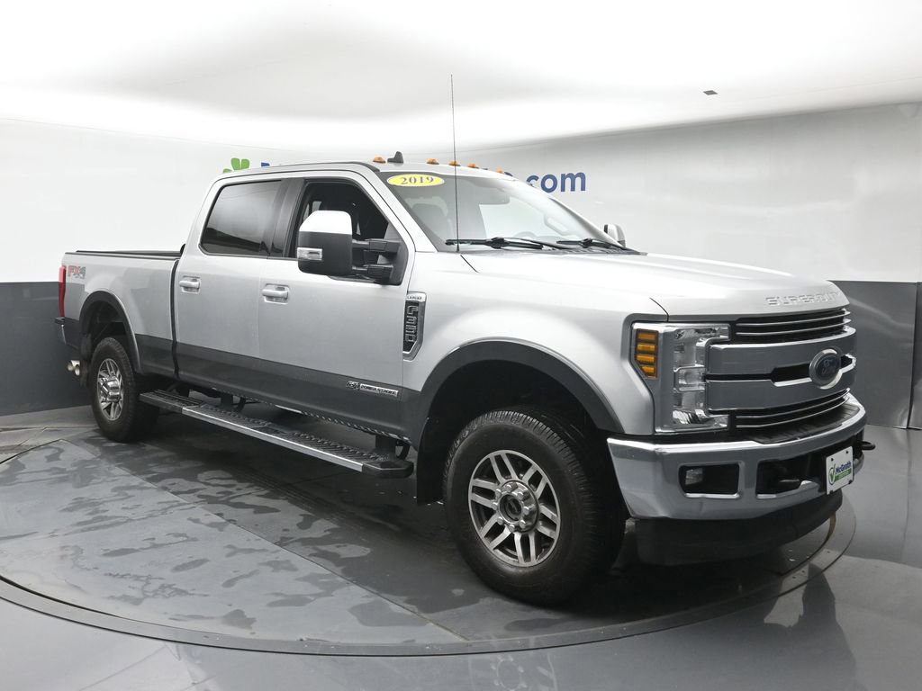 Used 2019 Ford F350 Lariat image 2