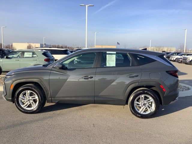 Certified 2025 Hyundai Tucson SE image 8