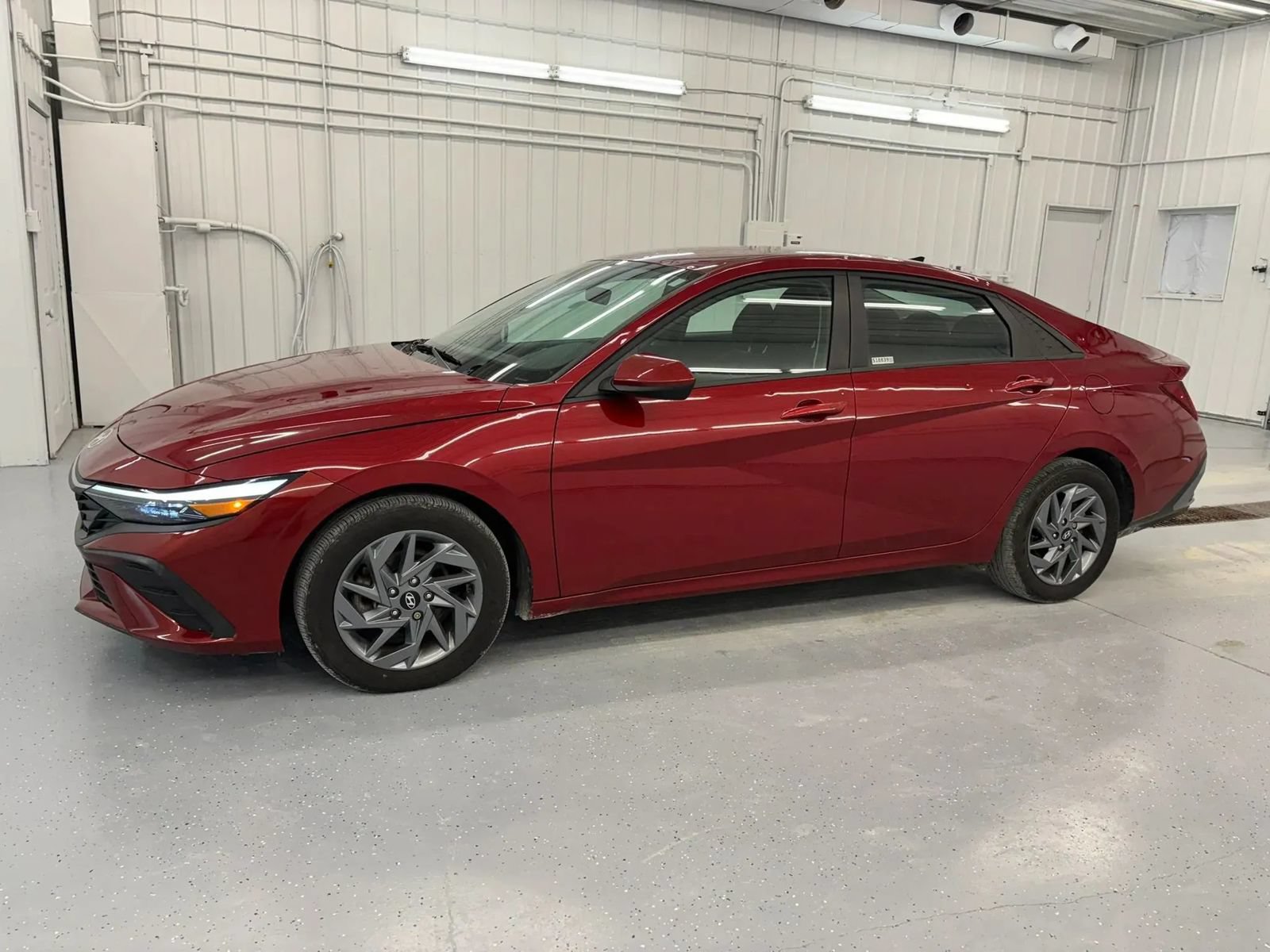 Used 2024 Hyundai Elantra SEL FWD image 1