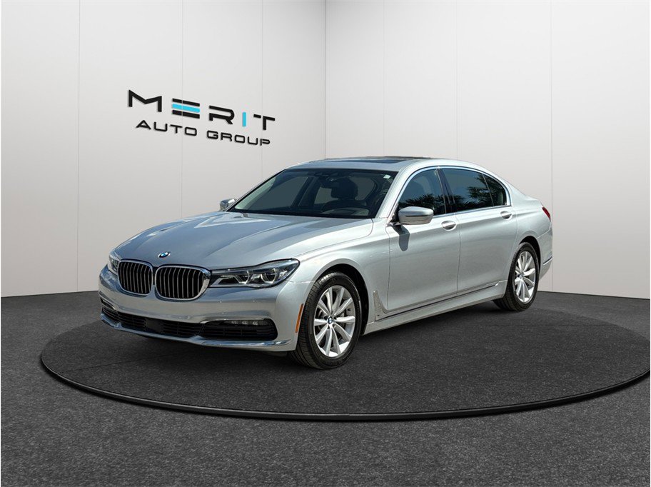 Used 2018 BMW 750i 750i Sedan 4D image 4