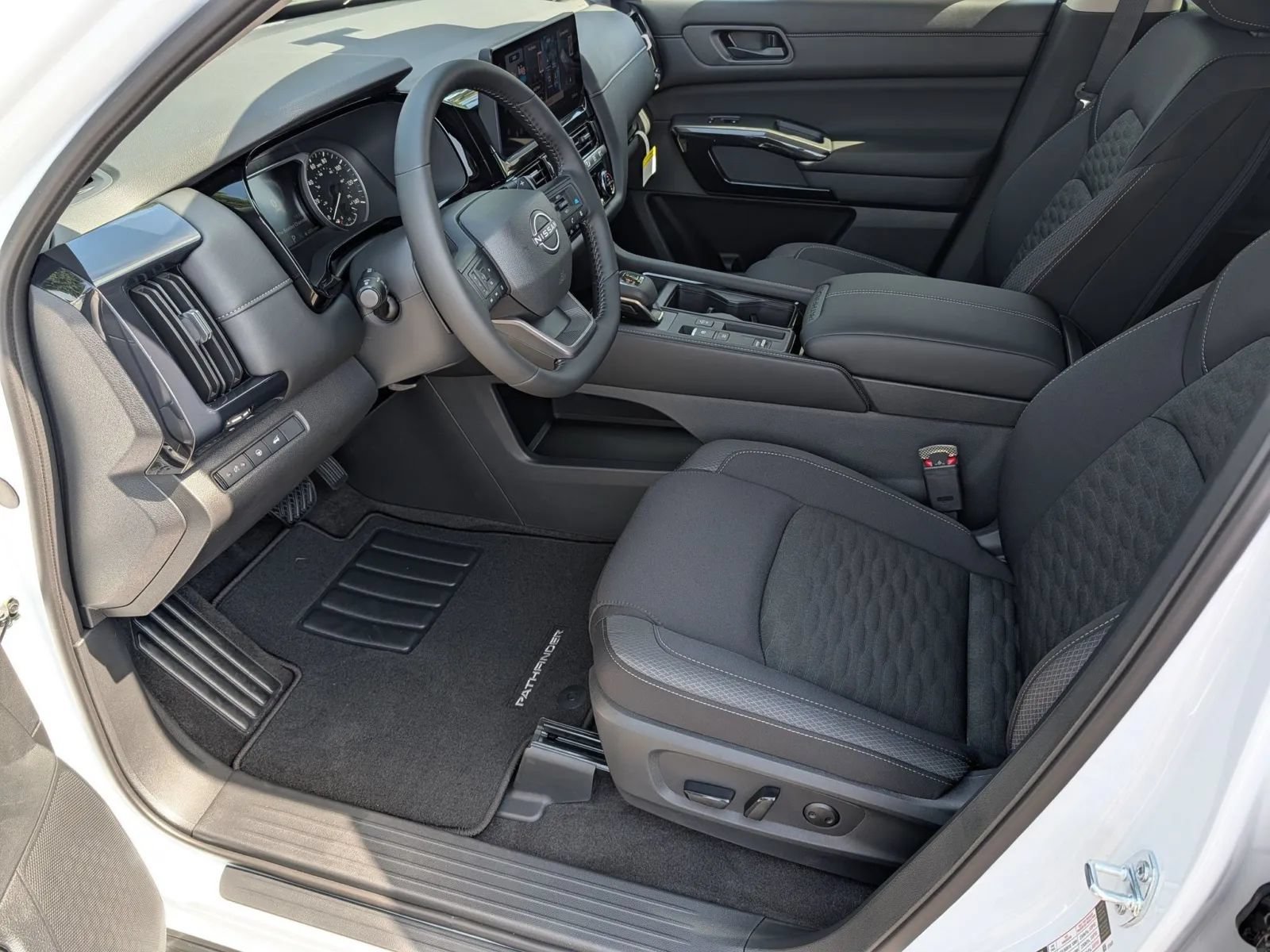 New 2026 Nissan Pathfinder SV w/ SV Premium Package FWD image 9