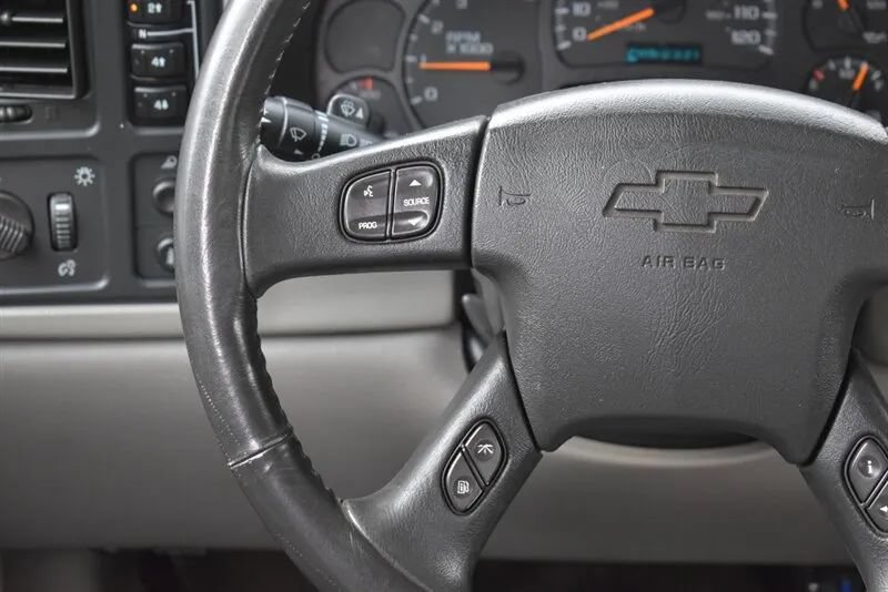 Used 2005 Chevrolet Silverado 2500 LT w/ Heavy-Duty Power Package AWD/4WD image 15
