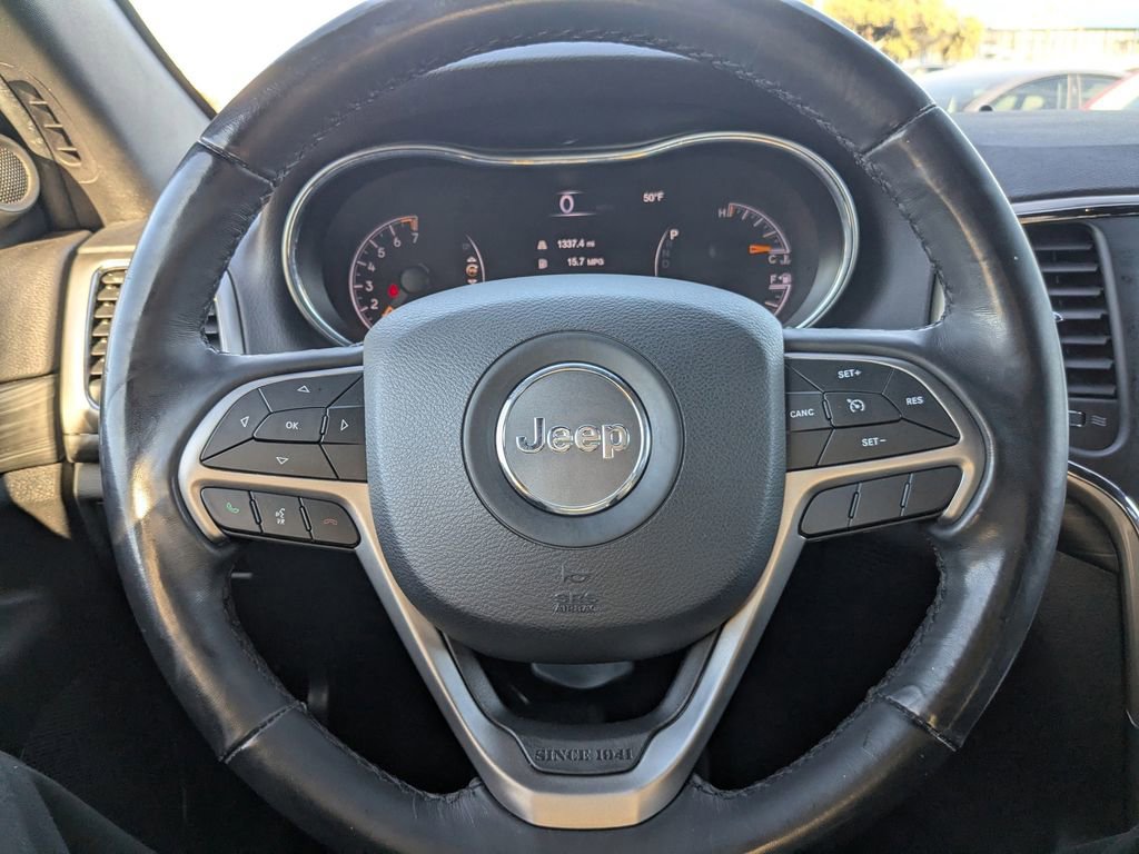 Used 2020 Jeep Grand Cherokee Laredo w/ 18" Wheel & 8.4" Radio Group image 27