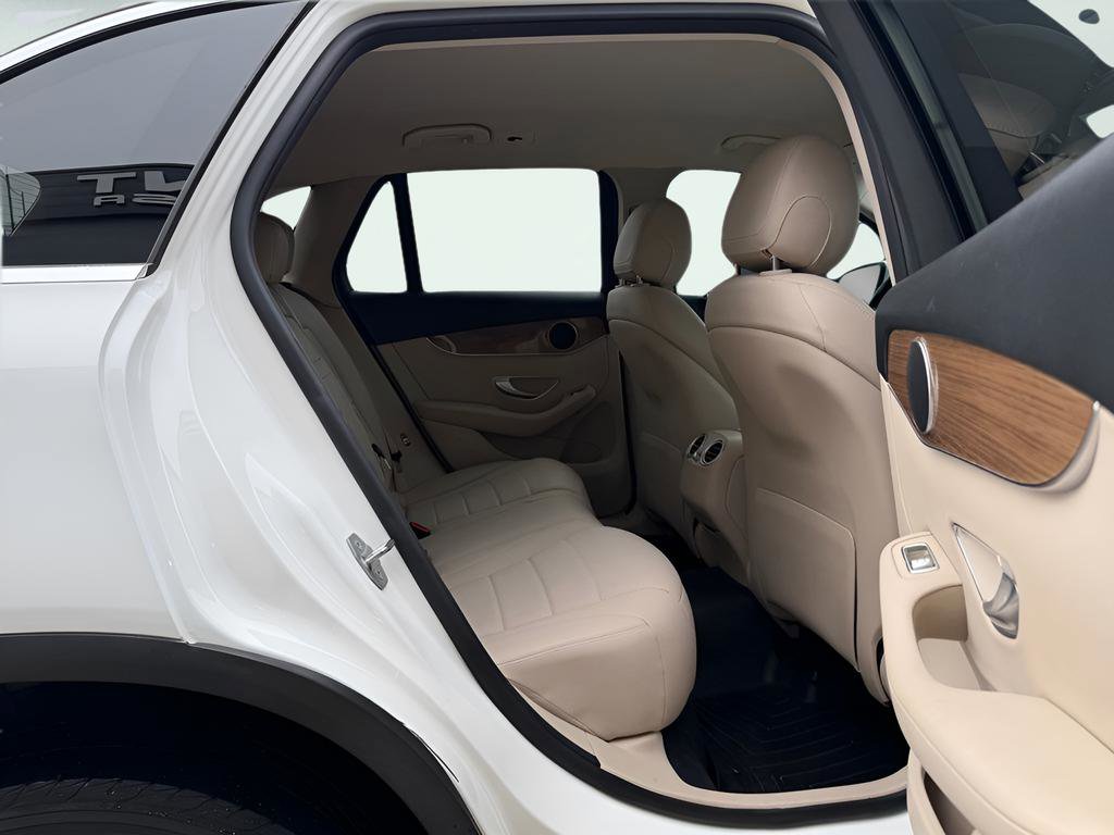 Used 2018 Mercedes-Benz GLC 350e 4MATIC image 27