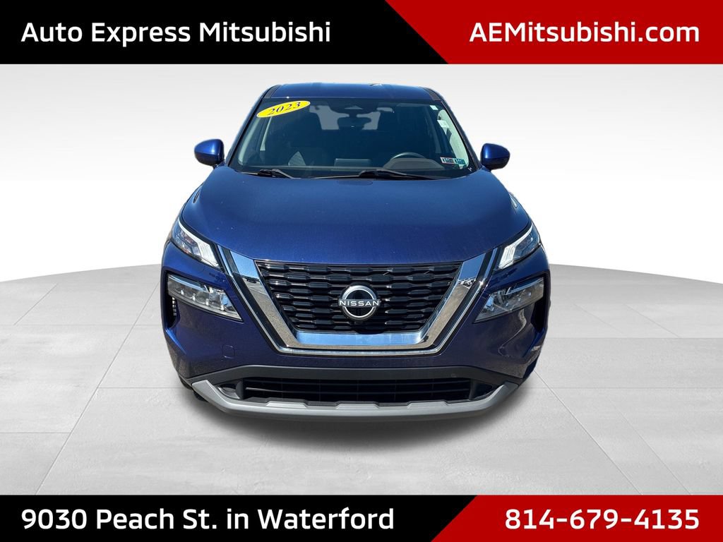 Used 2023 Nissan Rogue SV AWD/4WD image 2