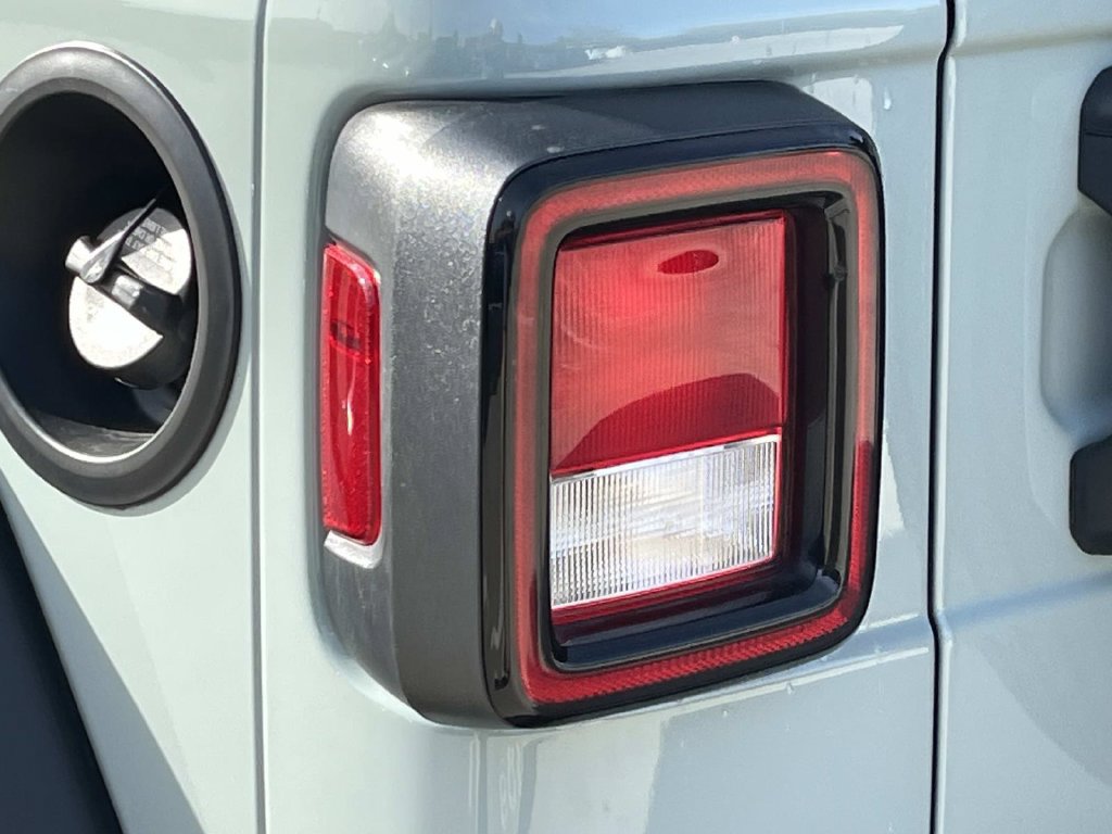 Used 2024 Jeep Wrangler Unlimited Sport AWD/4WD image 10