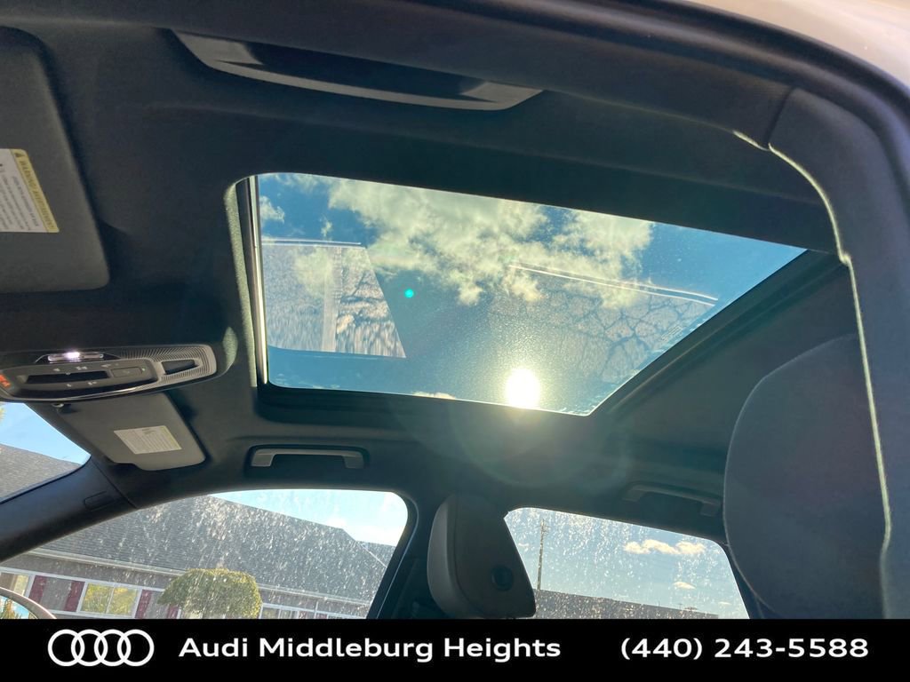 Used 2025 Audi Q5 Premium w/ Convenience Package image 24