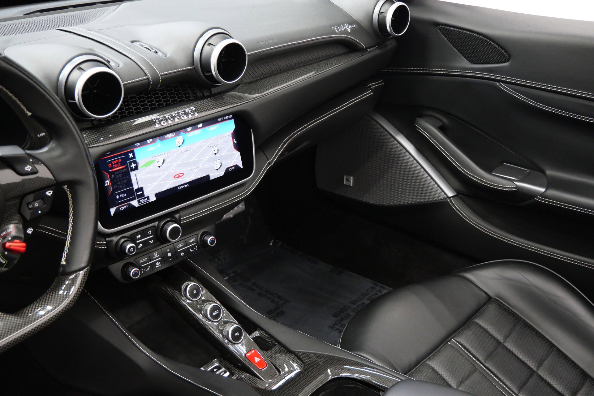 Used 2019 Ferrari Portofino RWD image 17