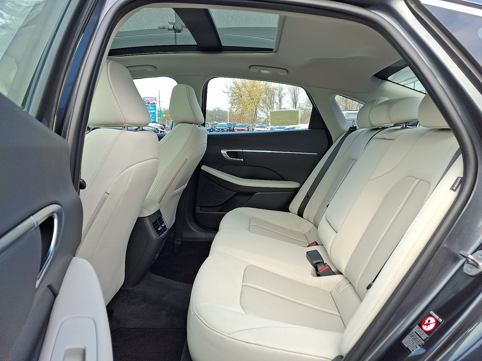 Used 2023 Hyundai Sonata SEL w/ Convenience Package image 10