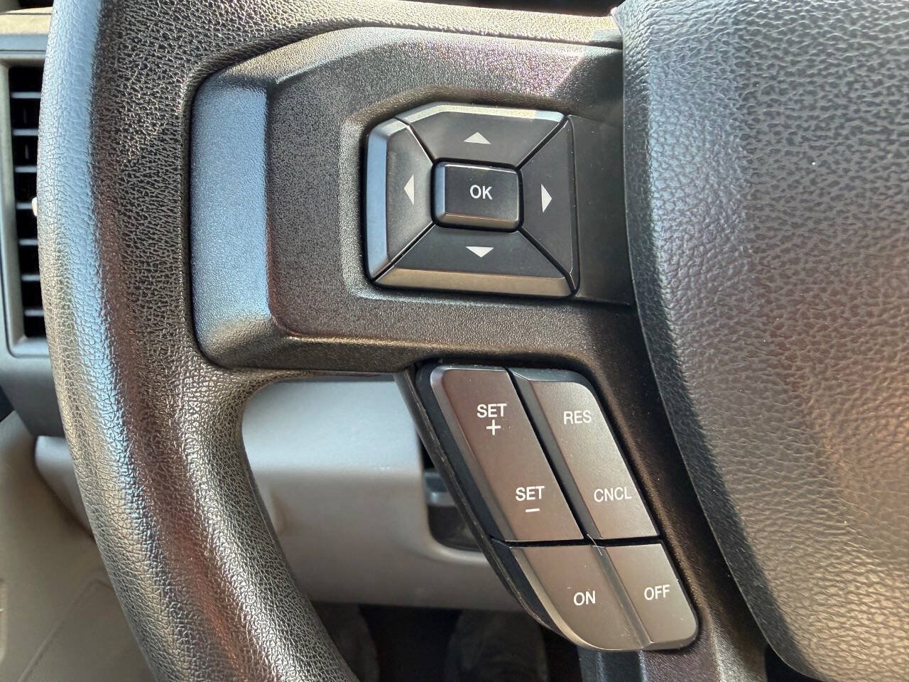 Used 2017 Ford F250 XL w/ Power Equipment Group AWD/4WD image 17