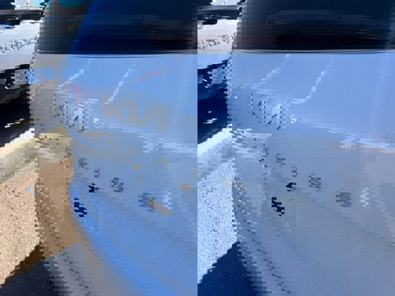 Used 2024 Kia Telluride SX Prestige w/ Towing Package image 9