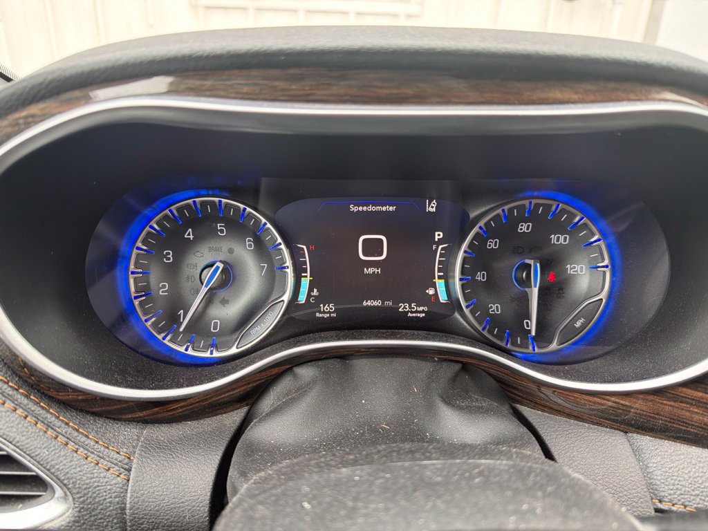 Used 2023 Chrysler Pacifica Pinnacle AWD/4WD image 8