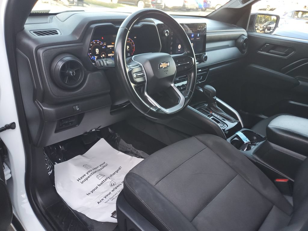 Used 2024 Chevrolet Colorado W/T w/ Technology Package RWD image 18