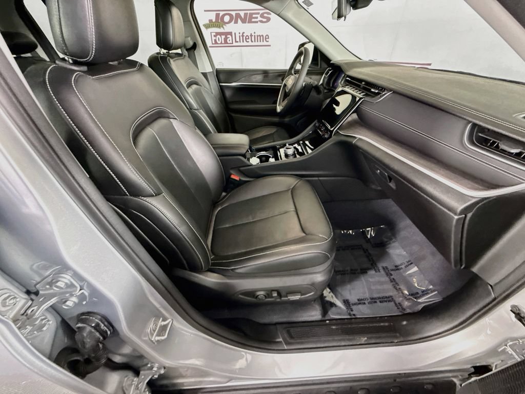 Used 2023 Jeep Grand Cherokee L Limited w/ Luxury Tech Group II AWD/4WD image 34
