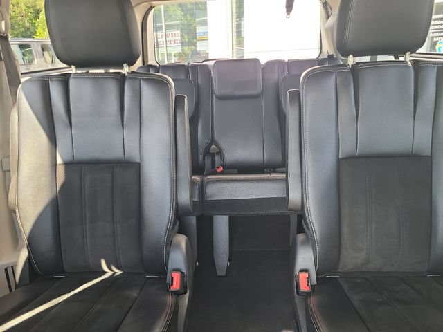 Used 2019 Dodge Grand Caravan SXT FWD image 16