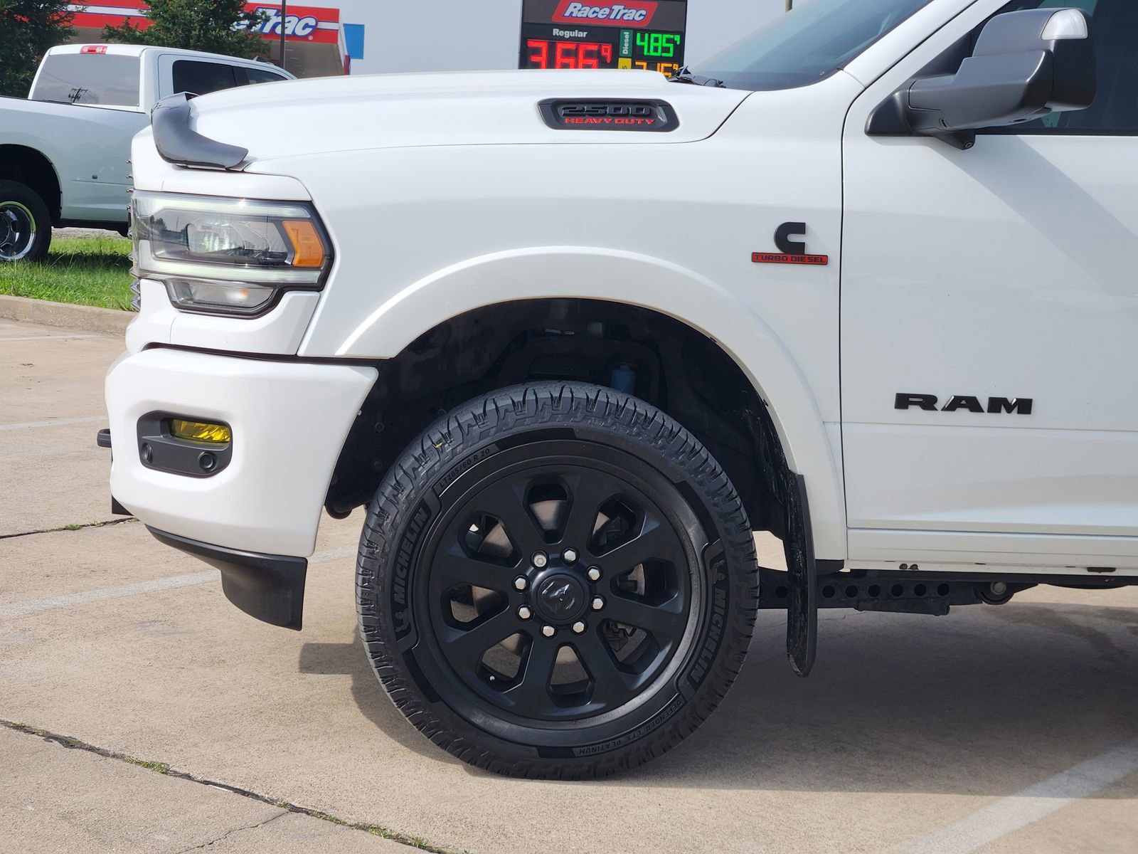 Used 2022 RAM 2500 Laramie w/ Night Edition AWD/4WD image 10