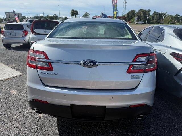 Used 2017 Ford Taurus SEL FWD image 4