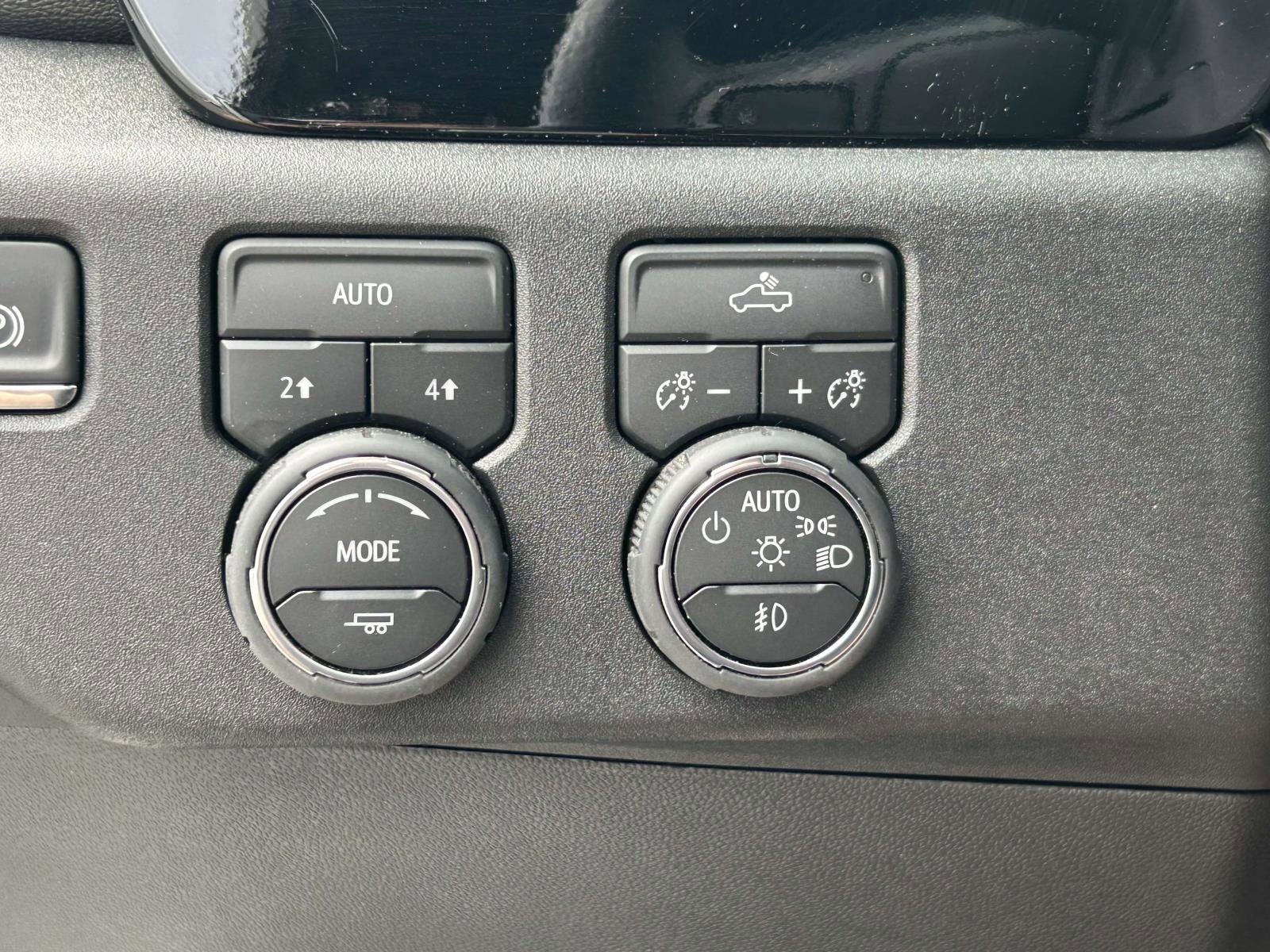 Used 2026 Chevrolet Silverado 1500 RST AWD/4WD image 19