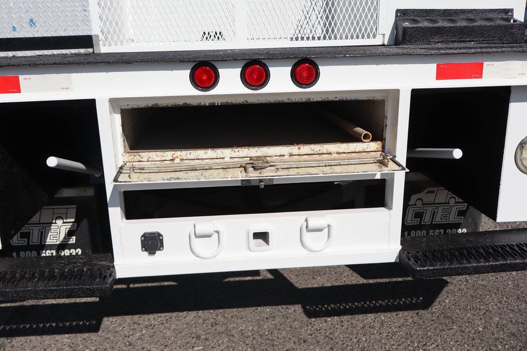 Used 2016 Ford F550 2WD Regular Cab Super Duty image 11